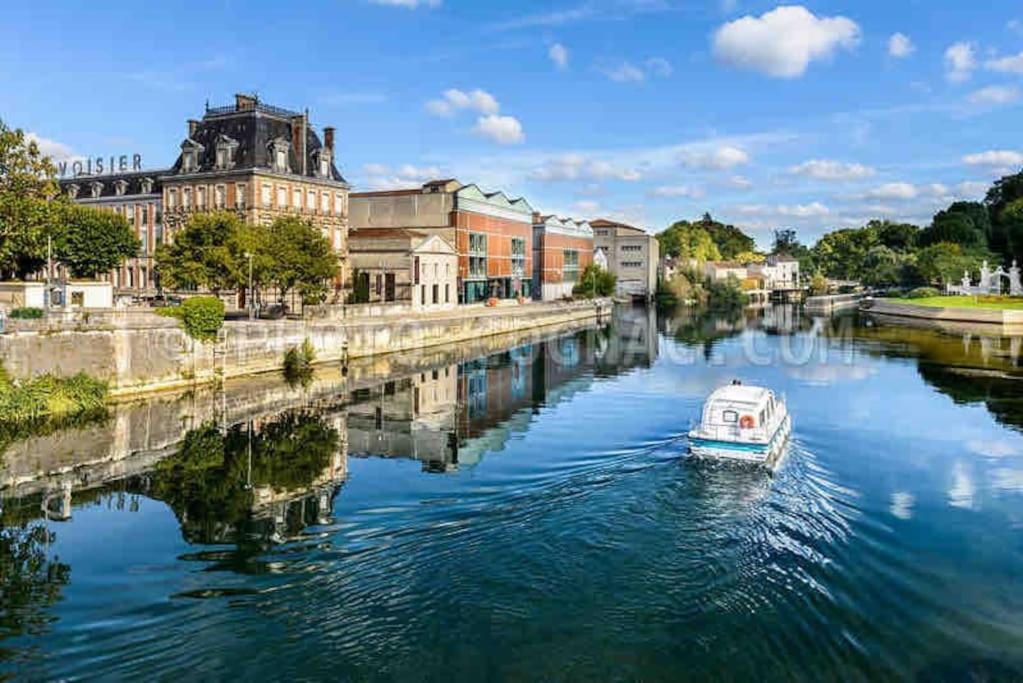 Maison Cosy Avec Parking Gratuit Jarnac Esterno foto